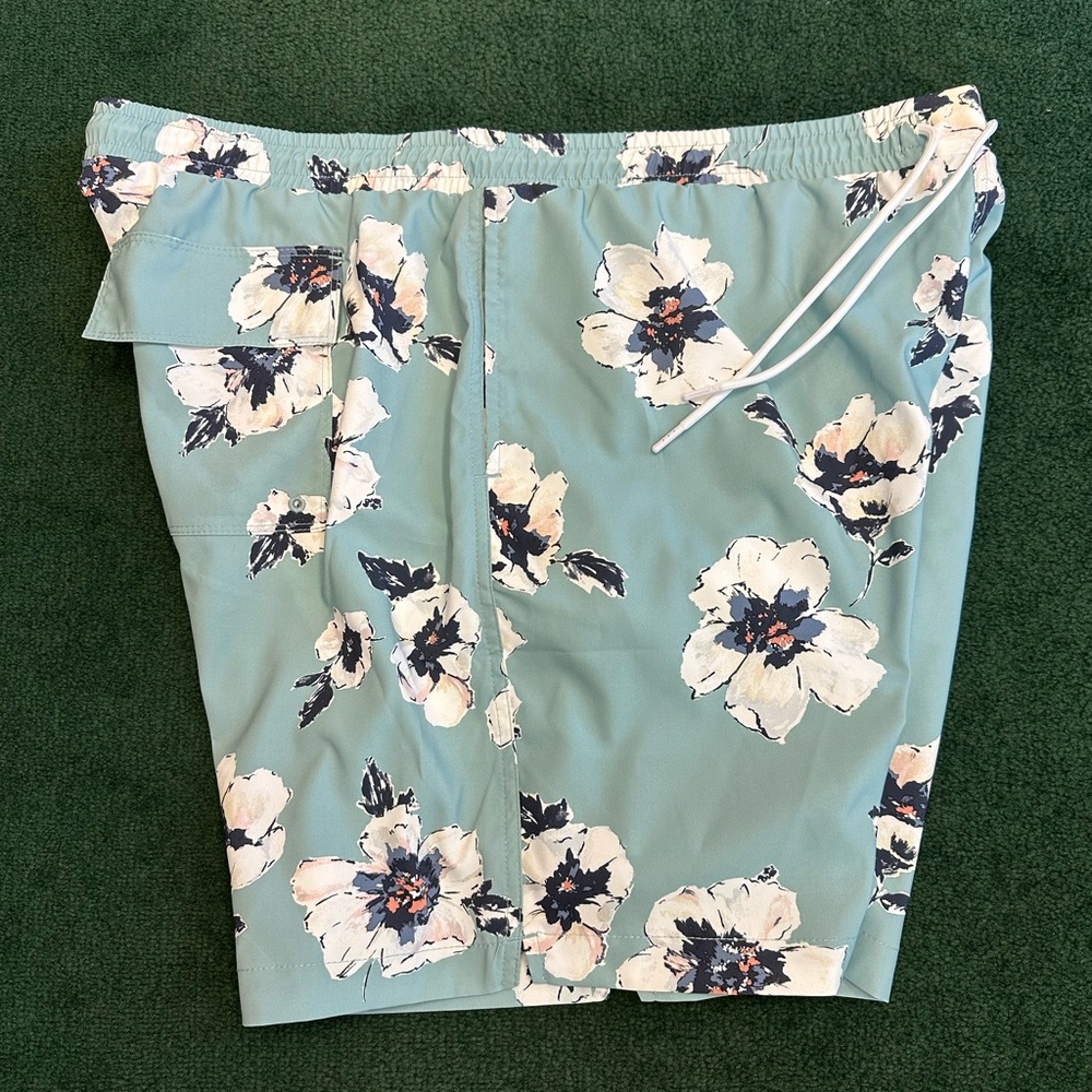 Abercrombie & Fitch Aqua and White Swim Trunks Floral Design XXL NWOT Never Worn - Picture 2 of 8